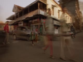 美女一丝一不挂图片影视海报